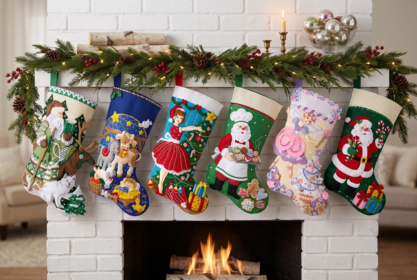 Las Mejores Medias Bucilla por Tema: Santa, Muñeco de Nieve, Natividad, Animales y Más hero image