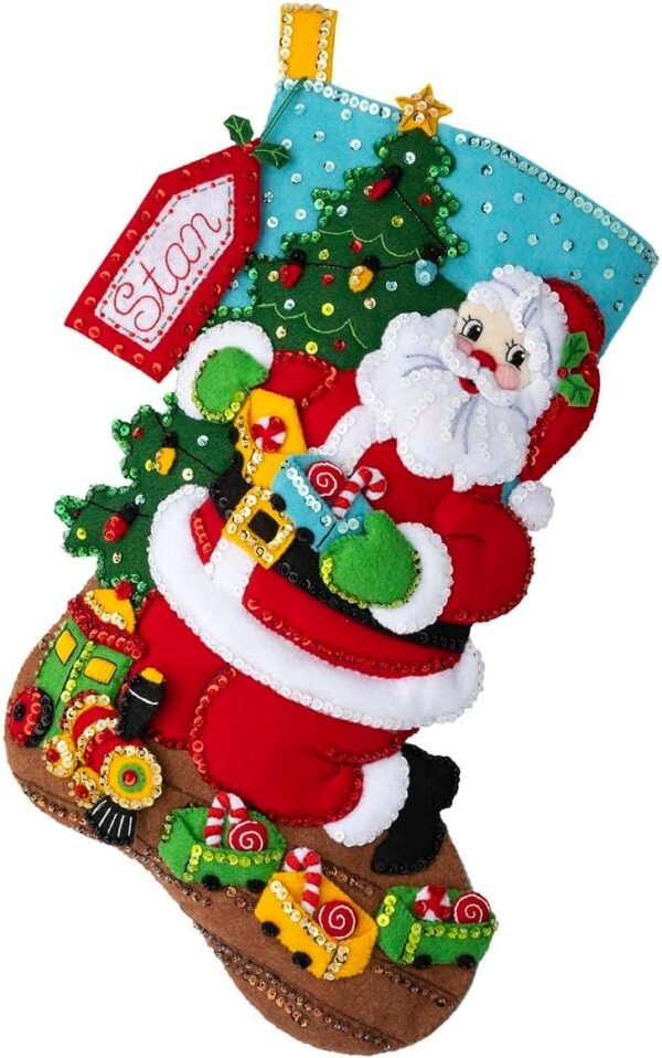 Bucilla Toy Train Santa | Kit de media navideña de fieltro | 89485E