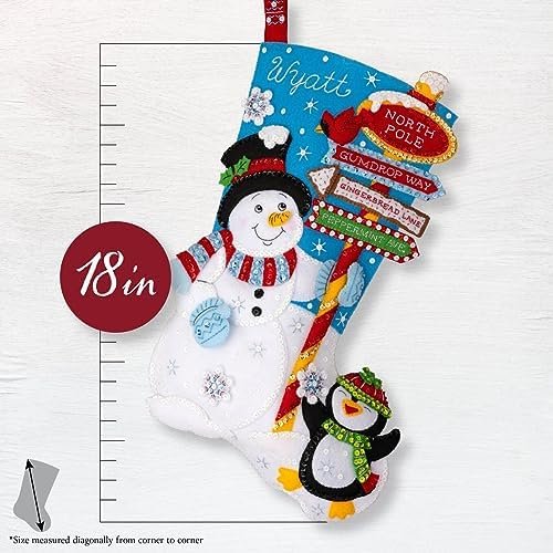 bucilla-felt-applique-18-stocking-making-kit-destination-north-pole-perf-89594e-variant-01 Bucilla Destination North Pole | Kit de media navideña de fieltro | 89594E