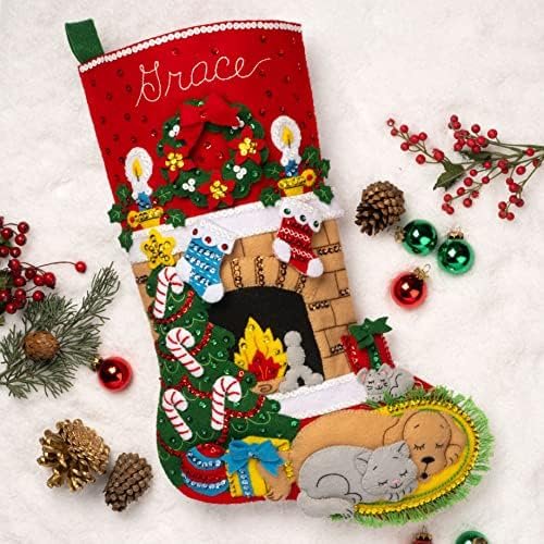 bucilla-felt-applique-18-stocking-making-kit-holiday-hearth-perfect-for-89486e-variant-02 Bucilla Holiday Hearth | Kit de media navideña de fieltro | 89486E
