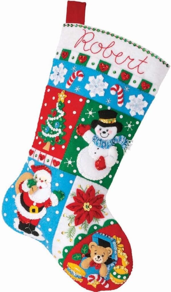 Bucilla Holiday Patchwork | Kit de media navideña de fieltro | 89604E