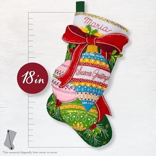 Bucilla Season's Greetings | Kit de media navideña de fieltro | 89618E