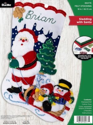 Bucilla Sledding with Santa | Kit de media navideña de fieltro | 89477E