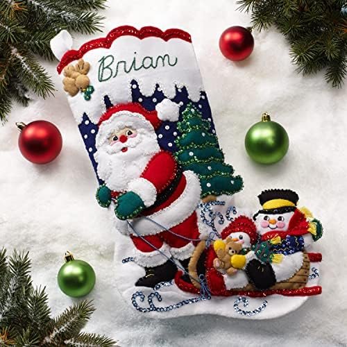 Bucilla Sledding with Santa | Kit de media navideña de fieltro | 89477E