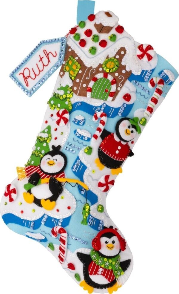 Bucilla Winter Land Penguins | Kit de media navideña de fieltro | 89627E