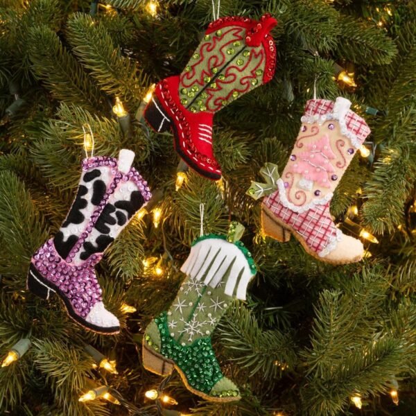 Bucilla Boots and Bling | Kit de adornos de fieltro | 89761E